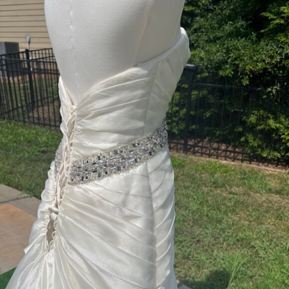 NWT Maggie Sottero Wedding Dress Strapless Organza Ivory Size 10 - Picture 13 of 15